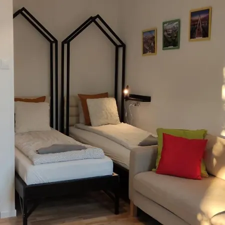 Labo Metro Wierzbno Варшава