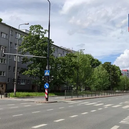 Labo Metro Wierzbno Апартаменты