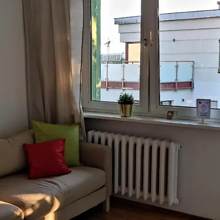 Labo Metro Wierzbno Apartment *